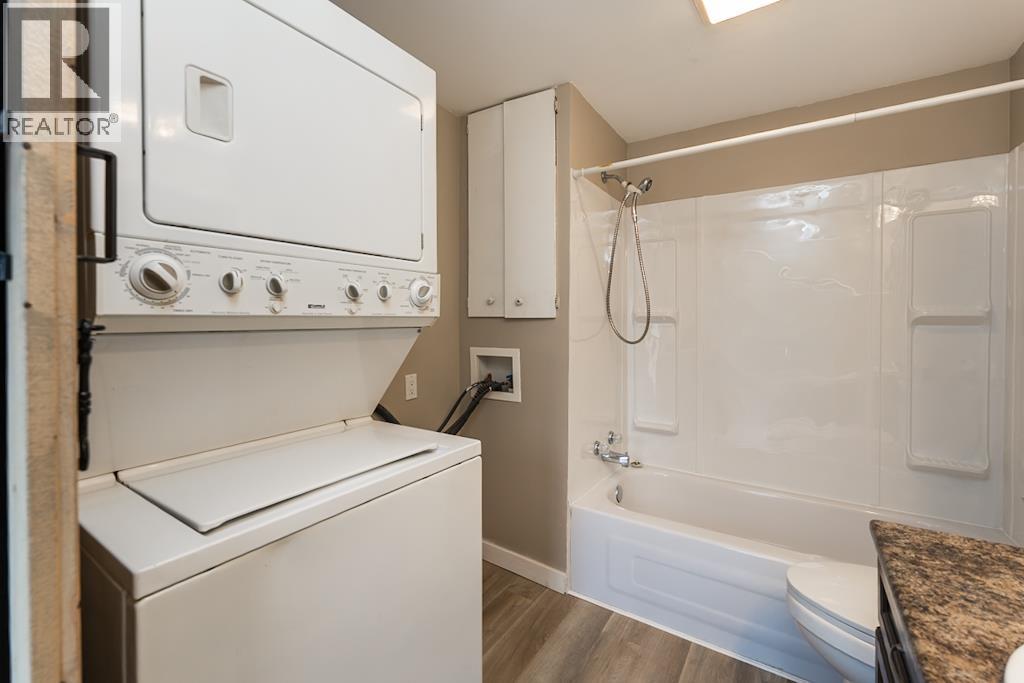 #11 3730 LANSDOWNE ROAD - 15