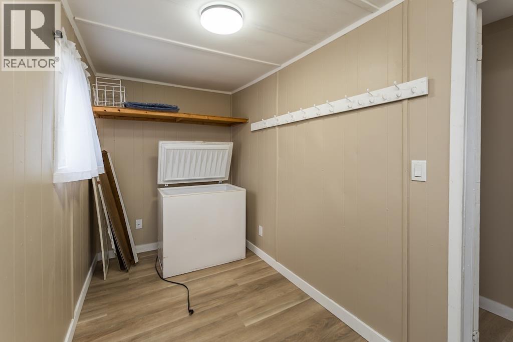 #11 3730 LANSDOWNE ROAD - 23