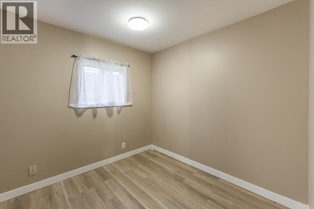 #11 3730 LANSDOWNE ROAD - 20