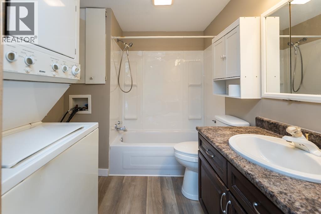 #11 3730 LANSDOWNE ROAD - 16