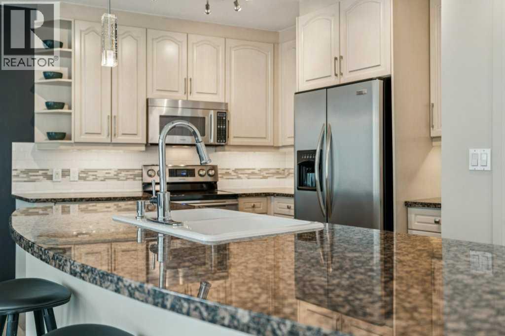 Single Family House for Sale in    Avenue SW Eau Claire Calgary 