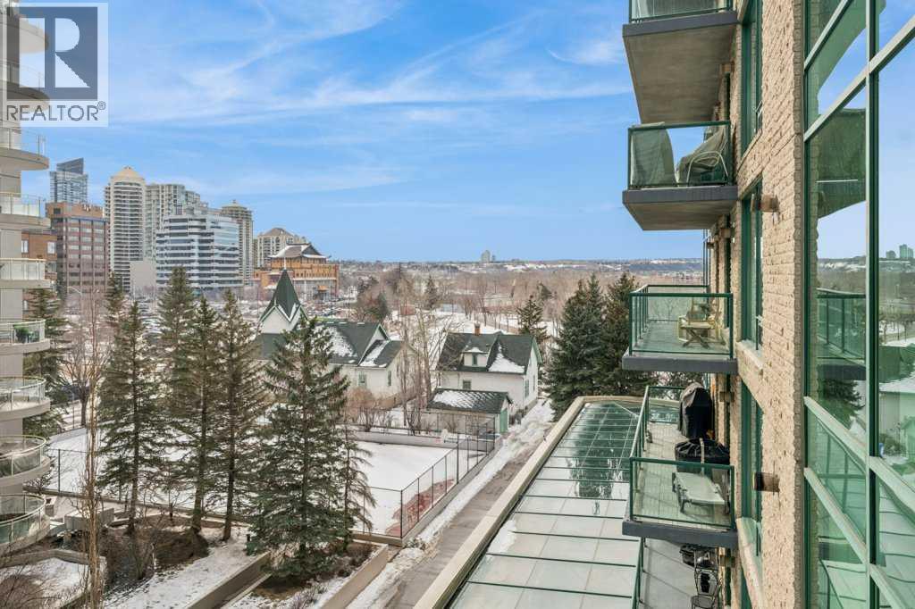 Single Family House for Sale in    Avenue SW Eau Claire Calgary 