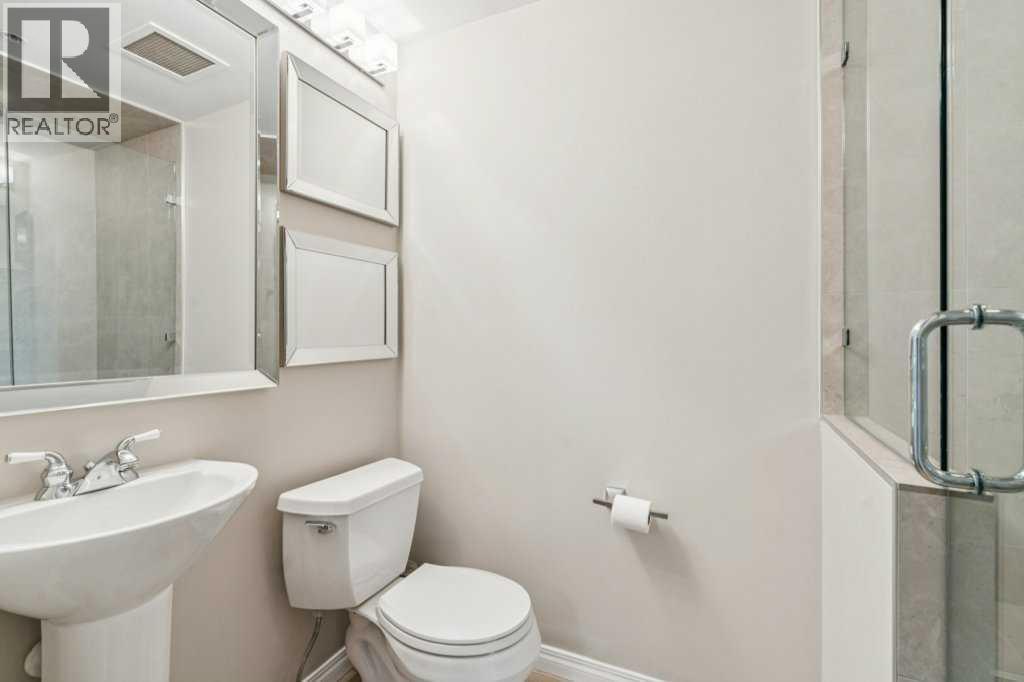 Single Family House for Sale in    Avenue SW Eau Claire Calgary 