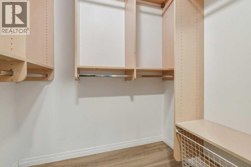 Single Family House for Sale in    Avenue SW Eau Claire Calgary 