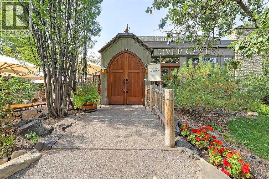 Single Family House for Sale in    Avenue SW Eau Claire Calgary 