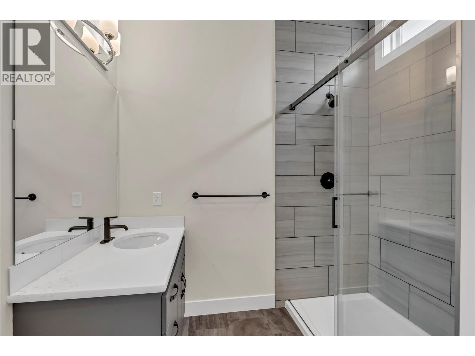 1118 Middle Bench Road Unit# 10, Keremeos