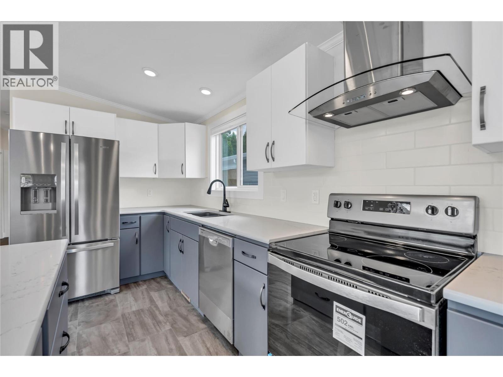 1118 Middle Bench Road Unit# 10, Keremeos