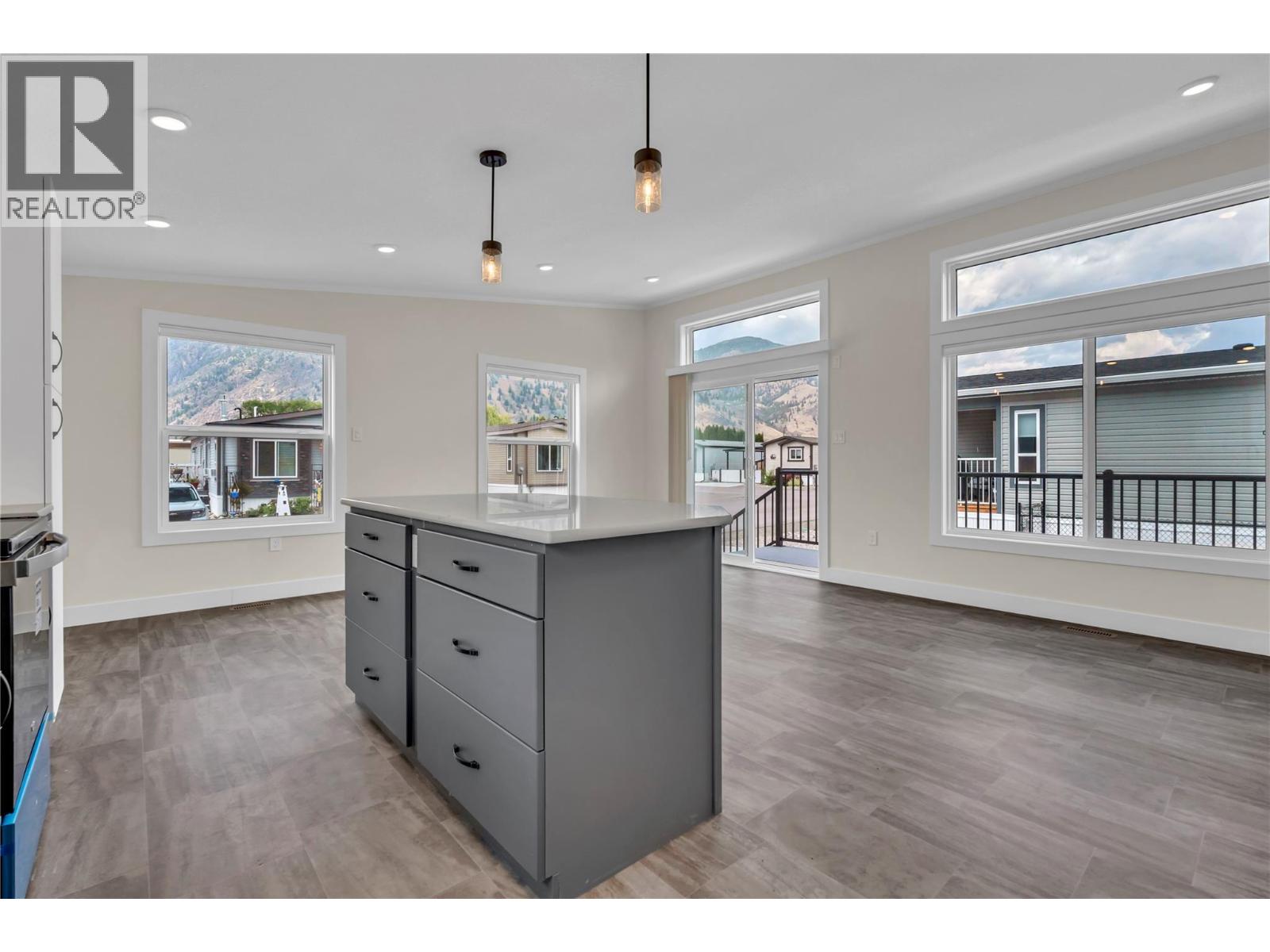 1118 Middle Bench Road Unit# 10, Keremeos