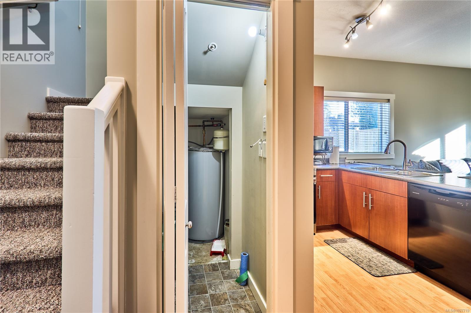 104 582 Rosehill St, Nanaimo