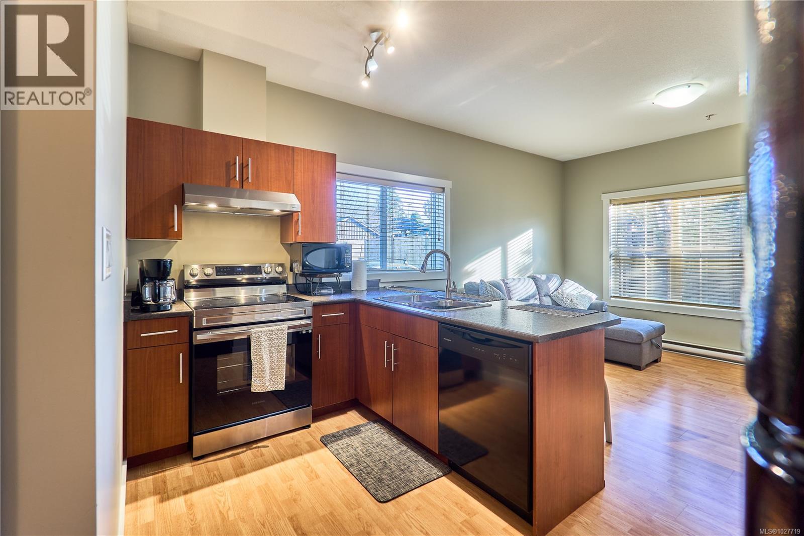 104 582 Rosehill St, Nanaimo