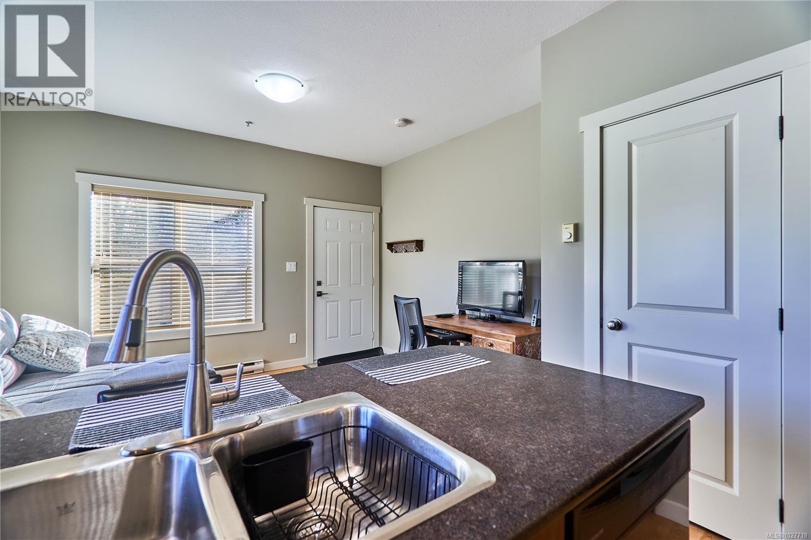 104 582 Rosehill St, Nanaimo