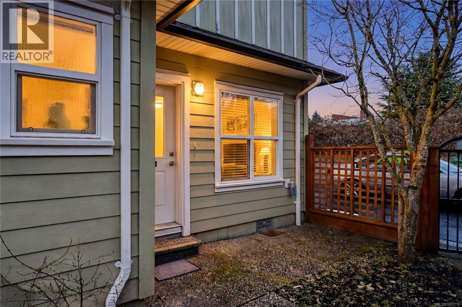 104 582 Rosehill St, Nanaimo