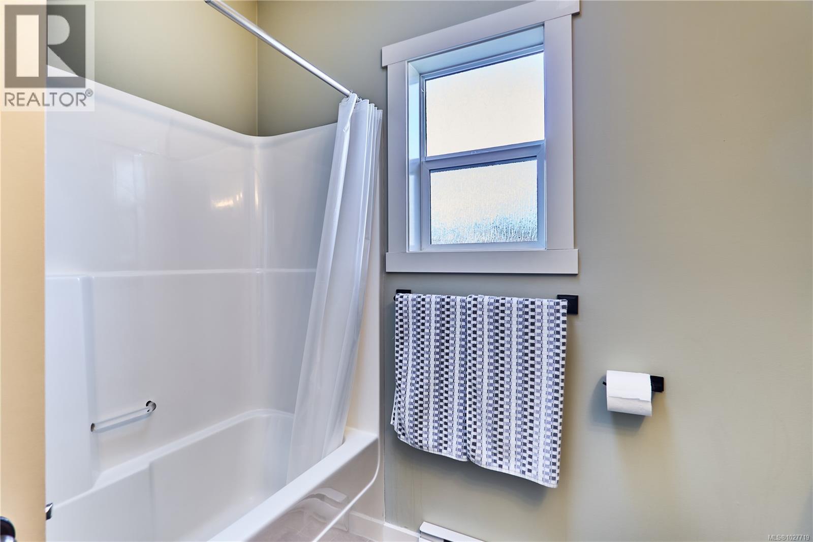 104 582 Rosehill St, Nanaimo