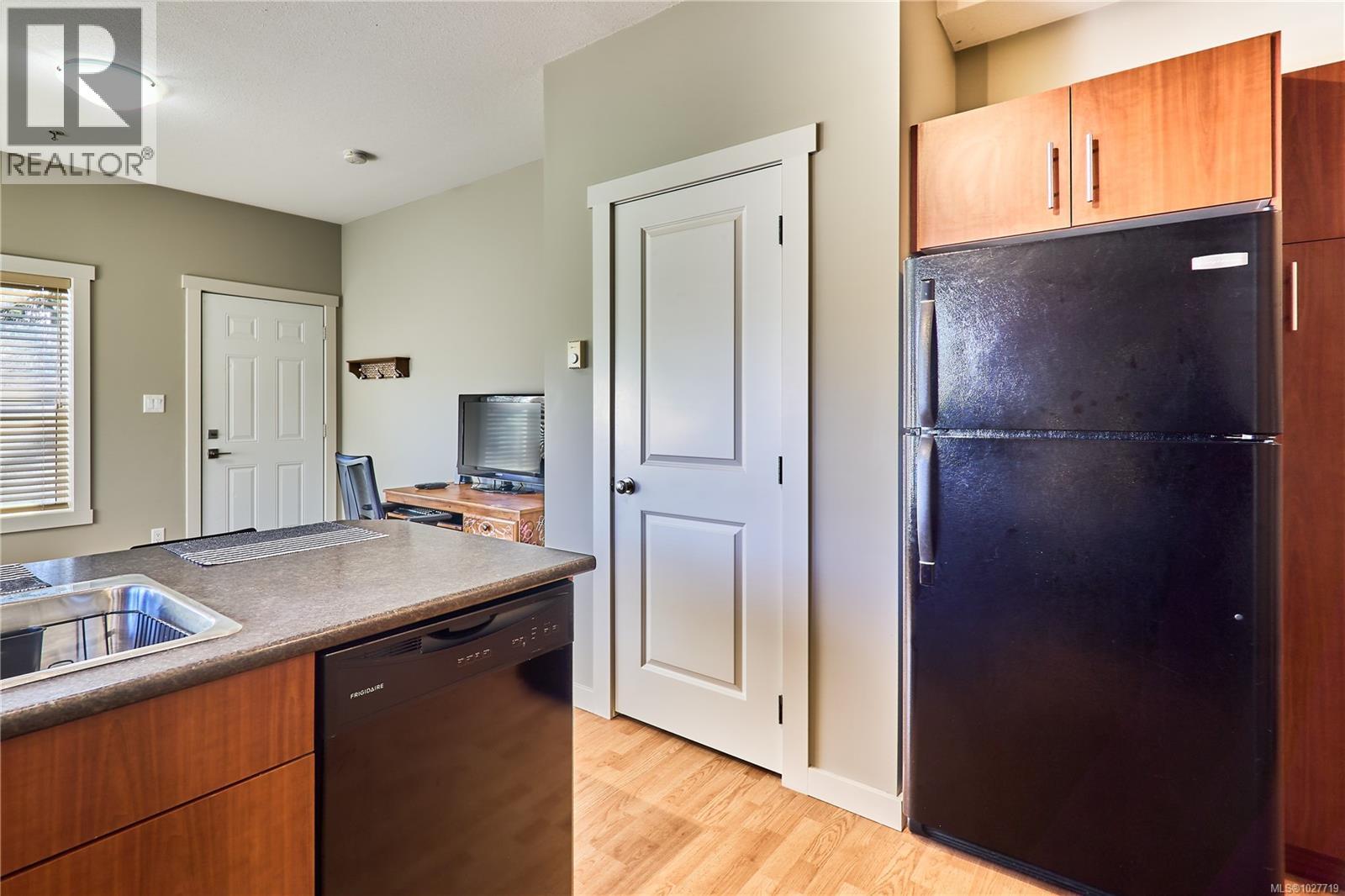 104 582 Rosehill St, Nanaimo