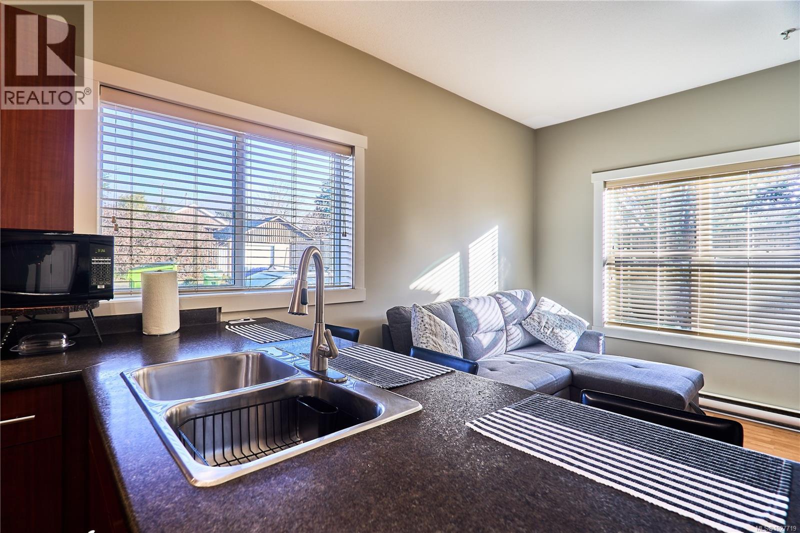 104 582 Rosehill St, Nanaimo