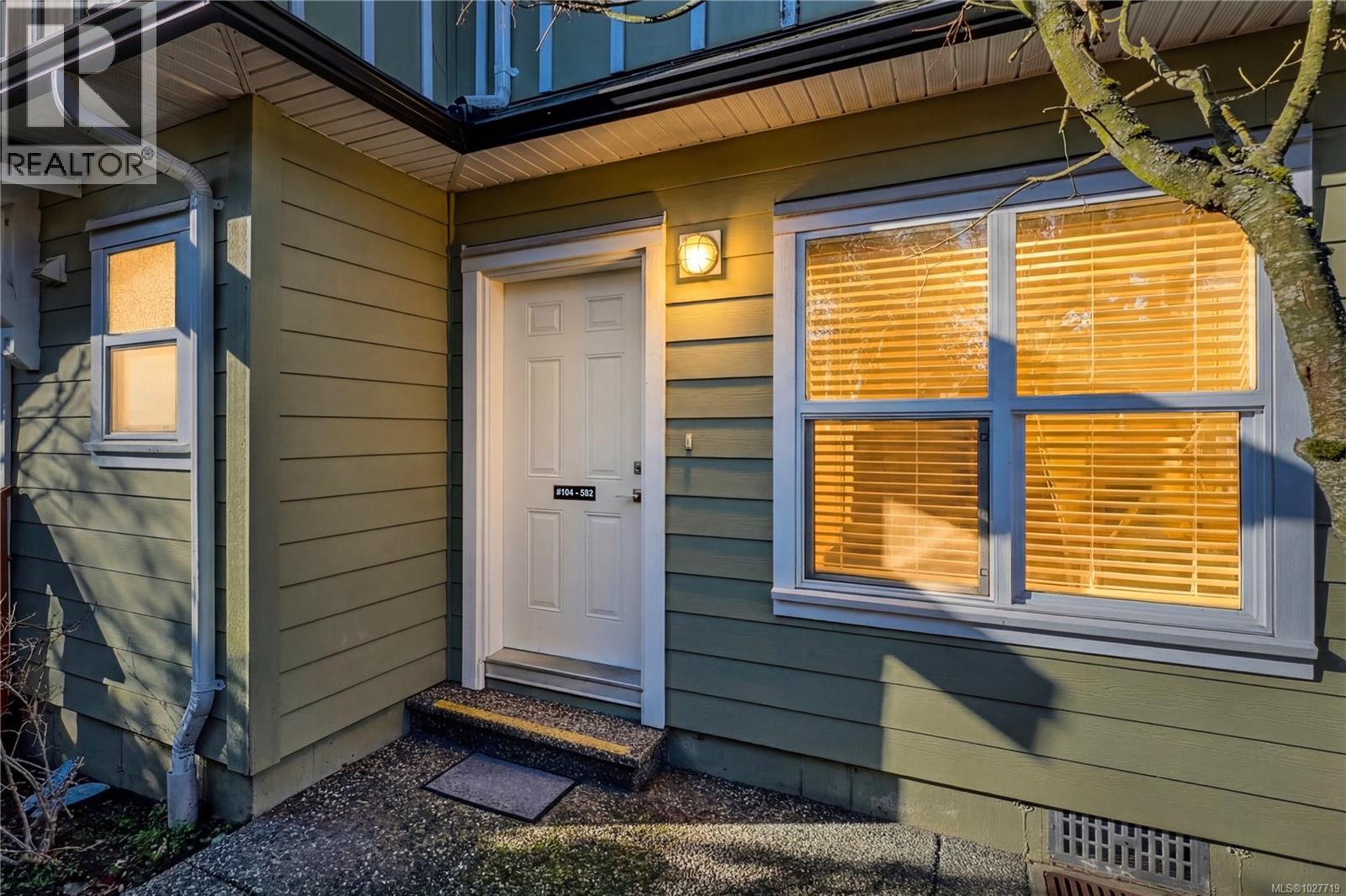 104 582 Rosehill St, Nanaimo