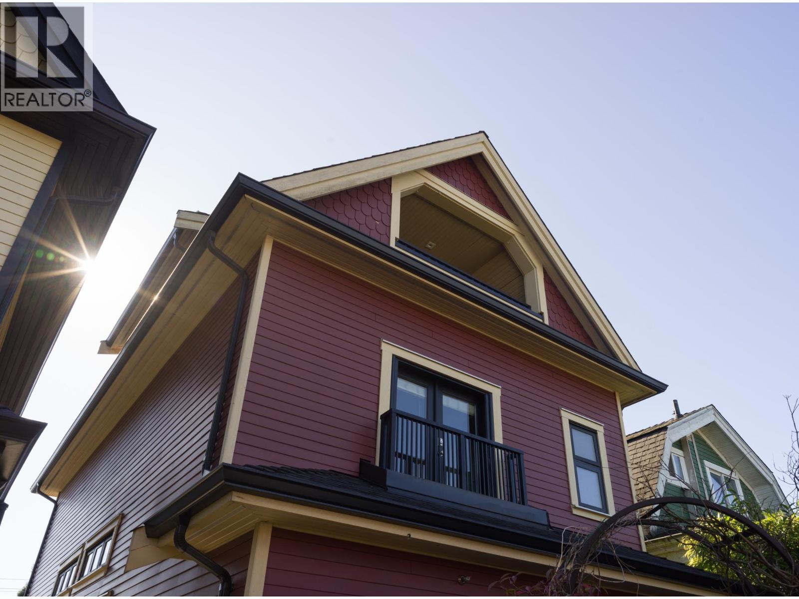 723 UNION STREET, Vancouver