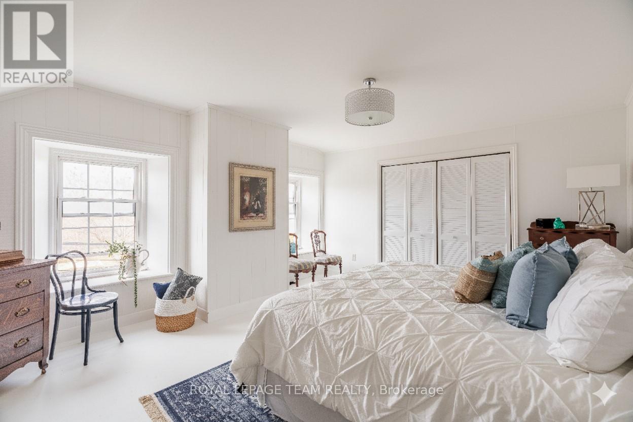 23 BLACKSMITH ROAD - 21
