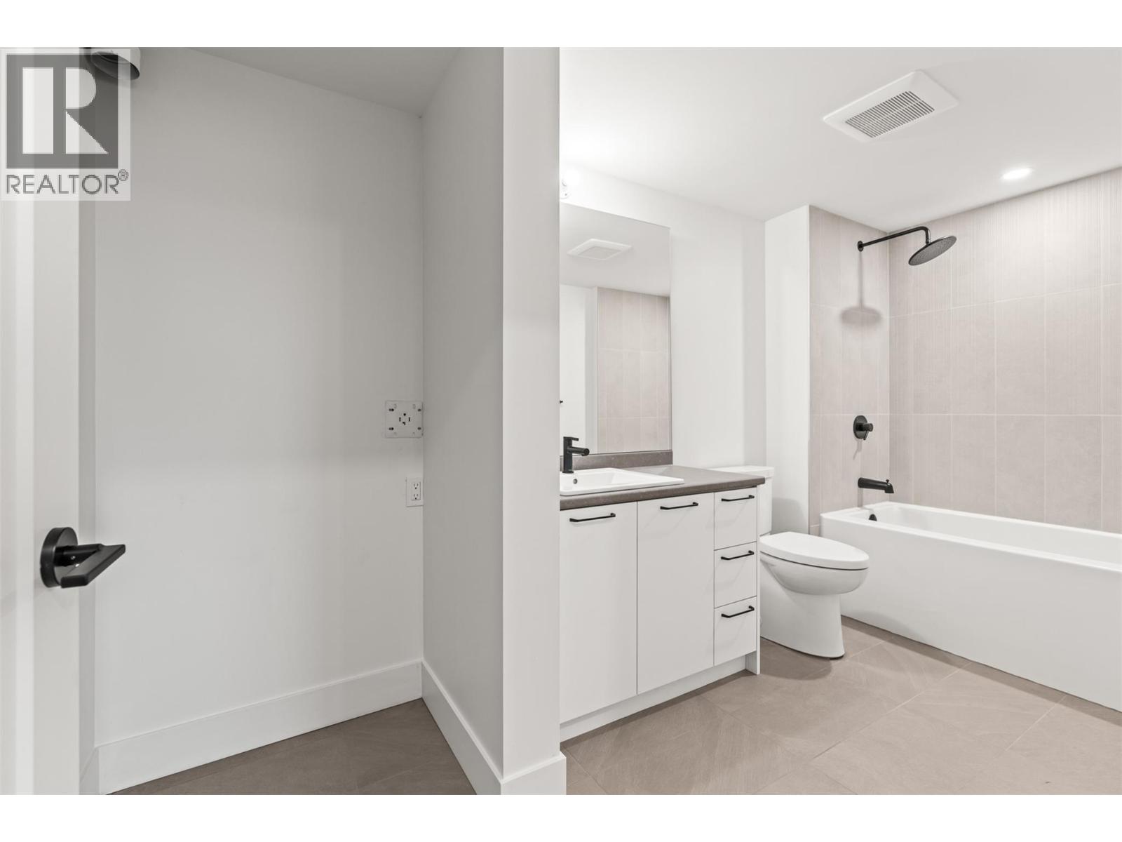 2455 Bradley Drive Unit# 102 Lot# 4, Armstrong