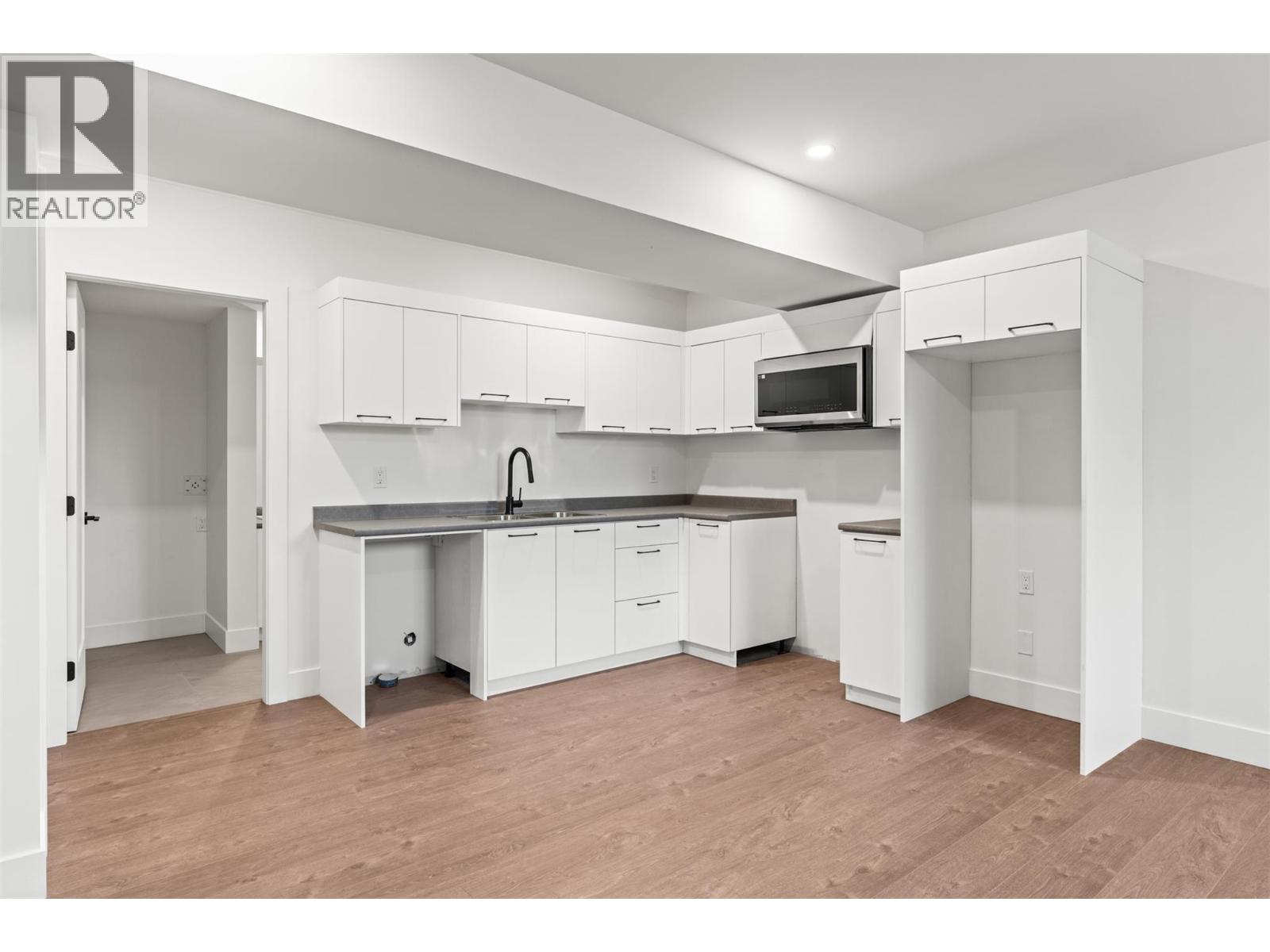 2455 Bradley Drive Unit# 102 Lot# 4, Armstrong