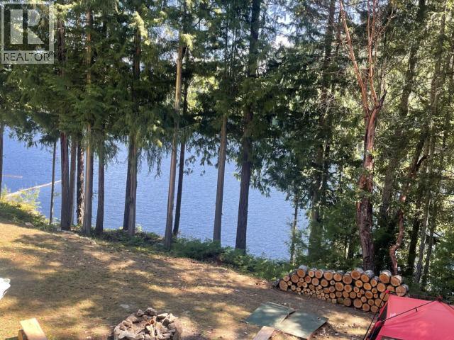 9352 POWELL LAKE, Powell River