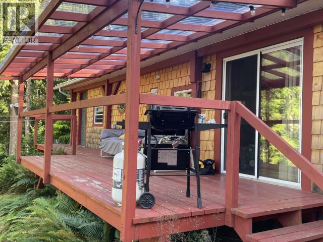 9352 POWELL LAKE - 5