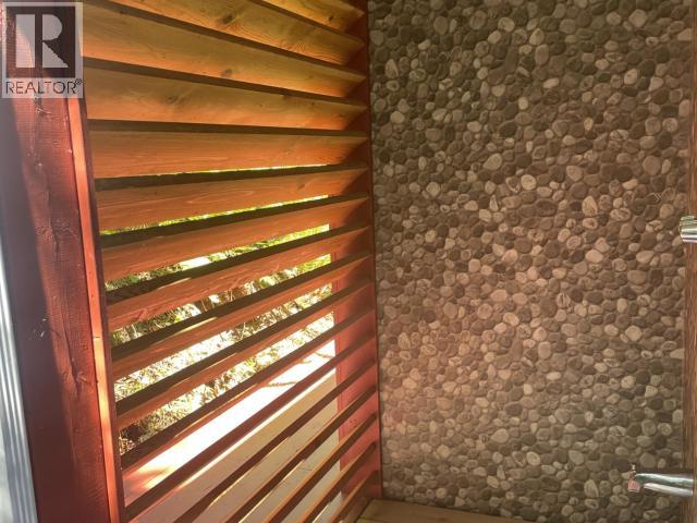 9352 POWELL LAKE, Powell River