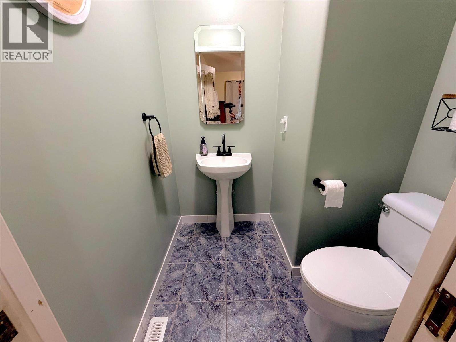 1225 ASH Street, Okanagan Falls