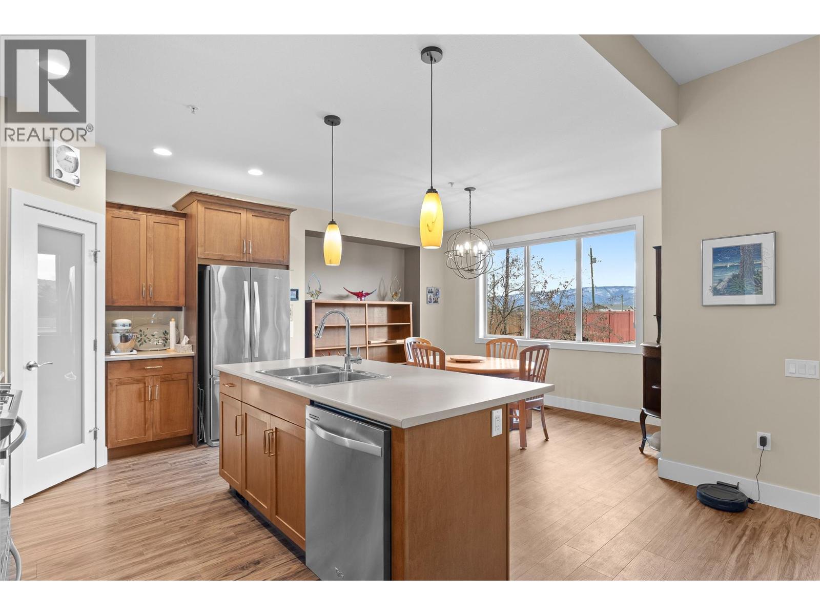 2372 Oglow Drive, Armstrong