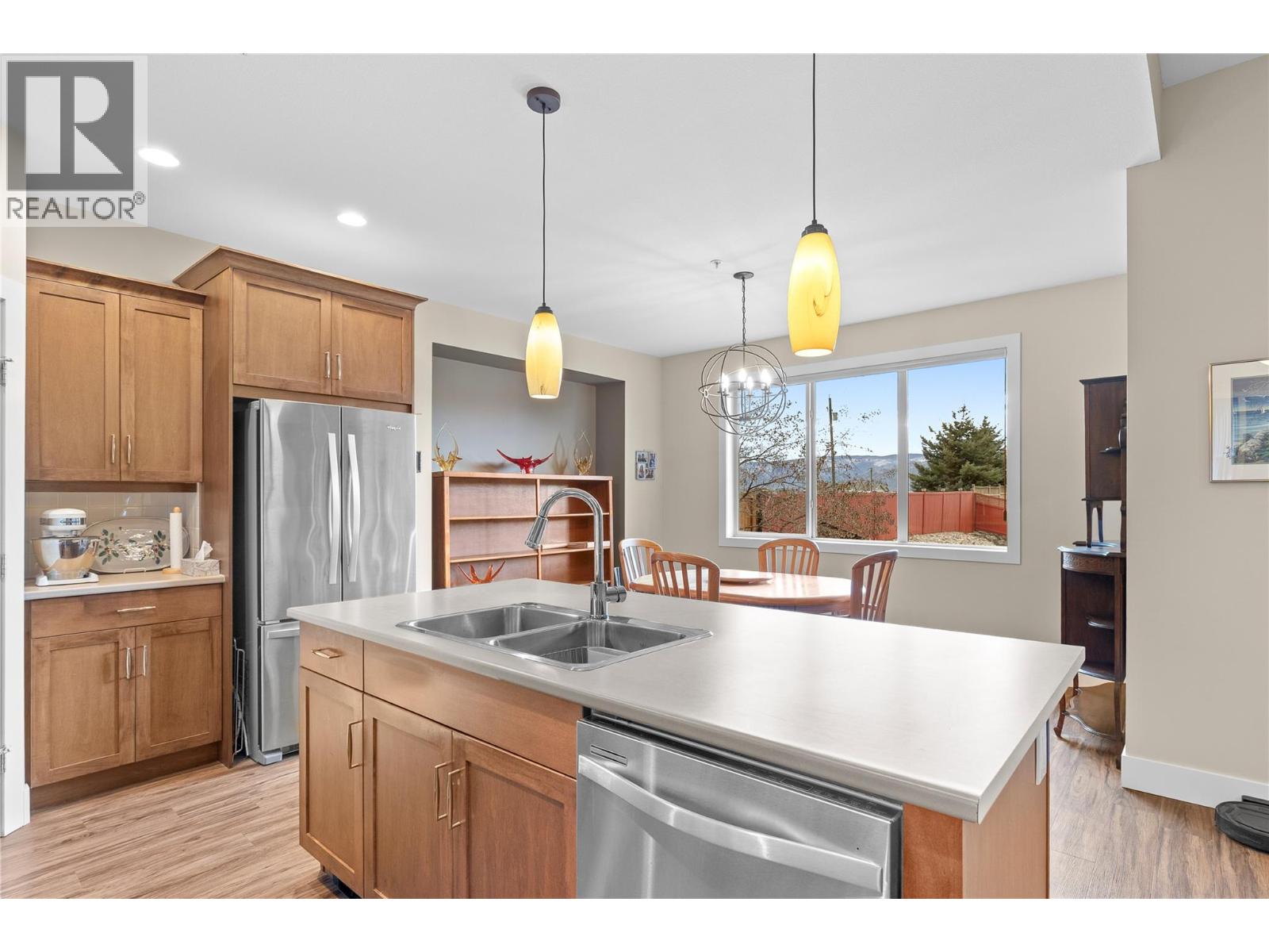 2372 Oglow Drive, Armstrong