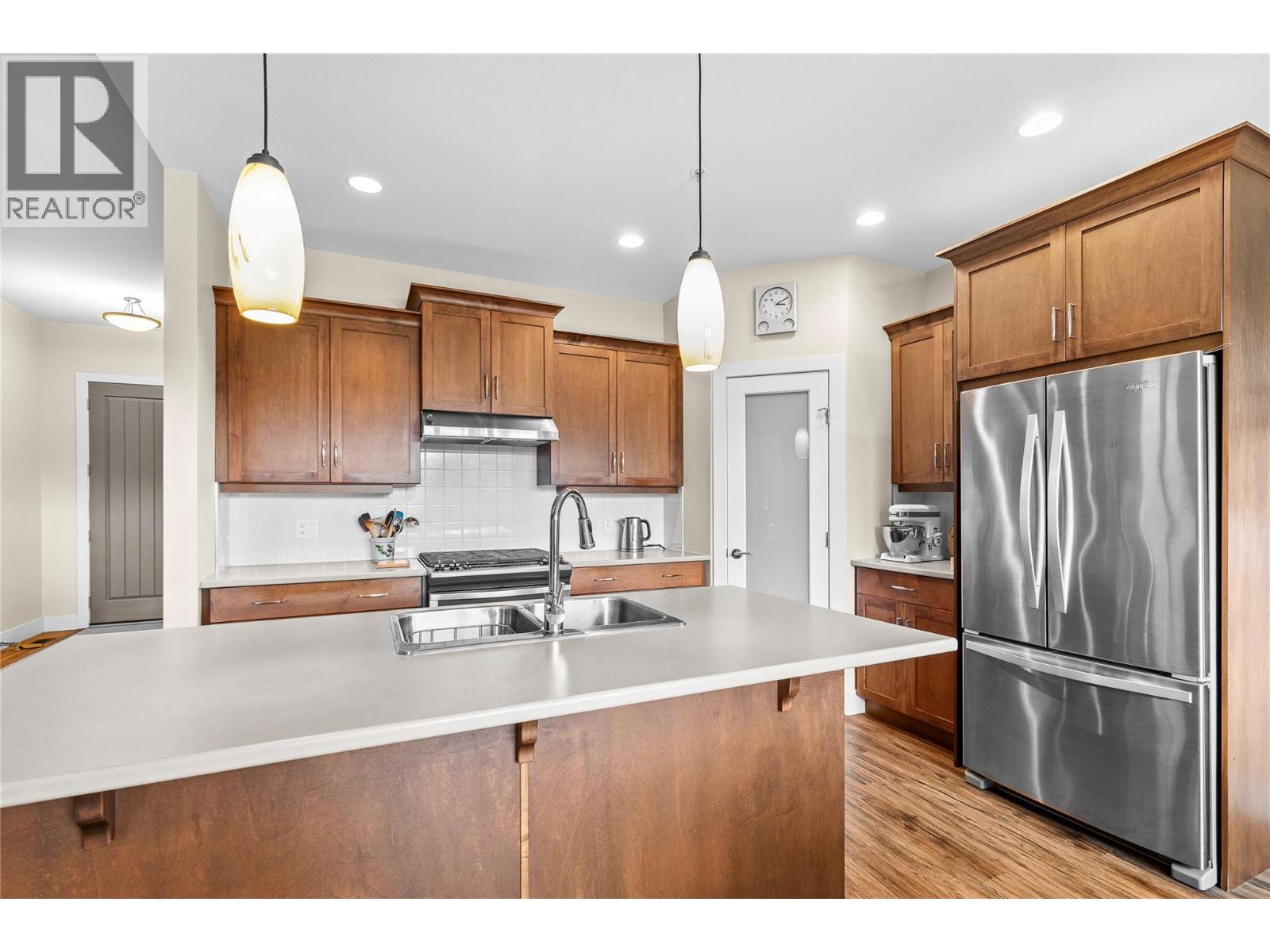 2372 Oglow Drive, Armstrong