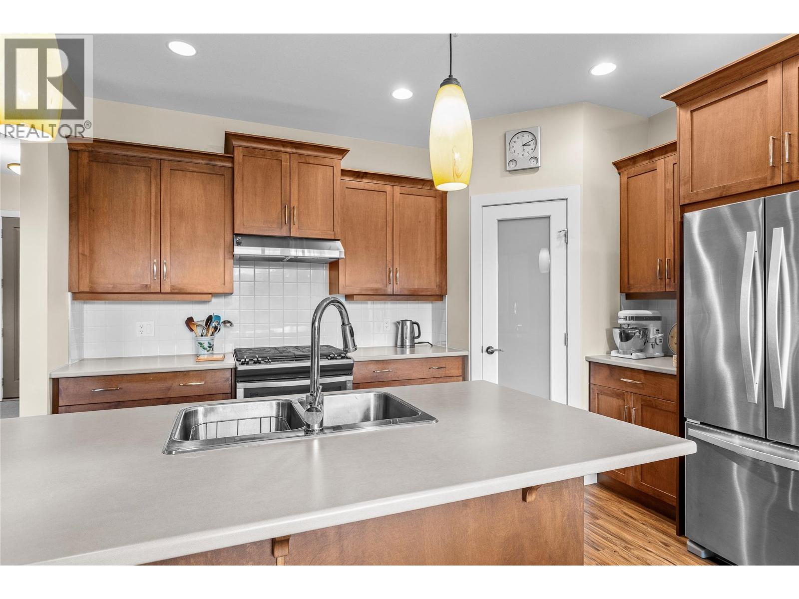 2372 Oglow Drive, Armstrong