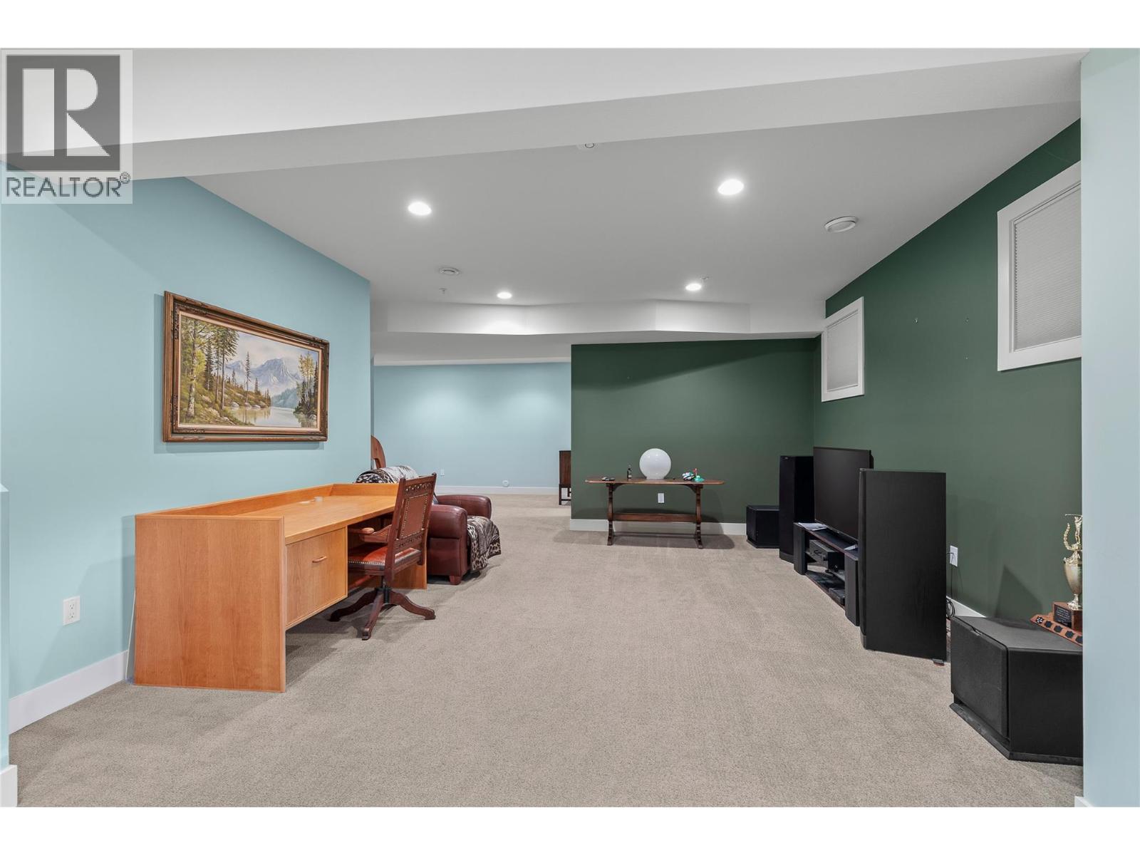 2372 Oglow Drive, Armstrong