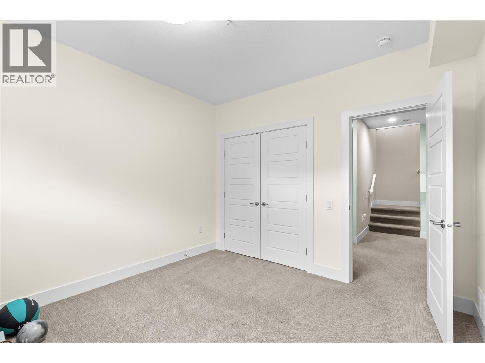 2372 Oglow Drive, Armstrong