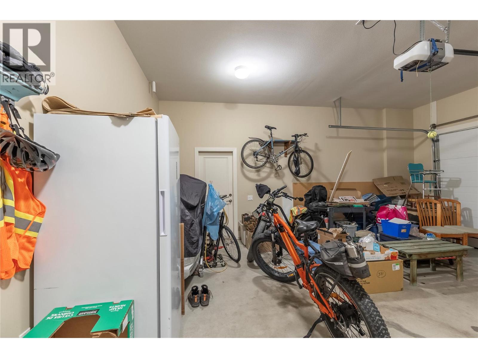 2372 Oglow Drive, Armstrong