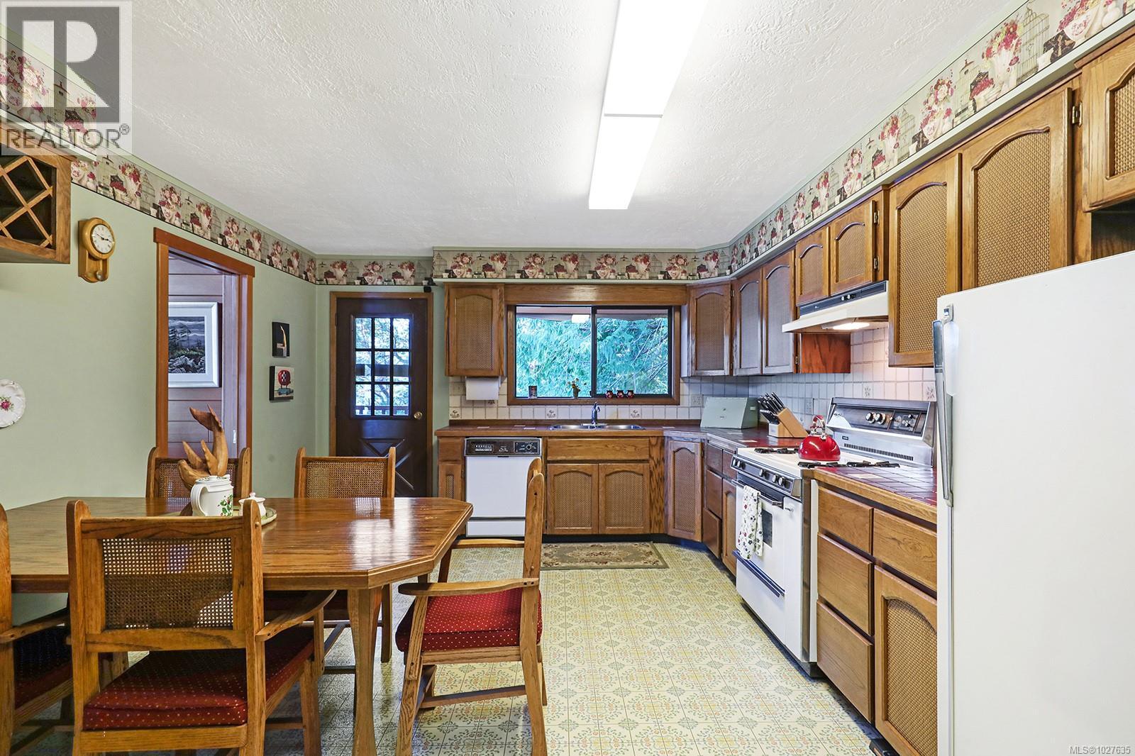 651 GORGE HARBOUR - 16