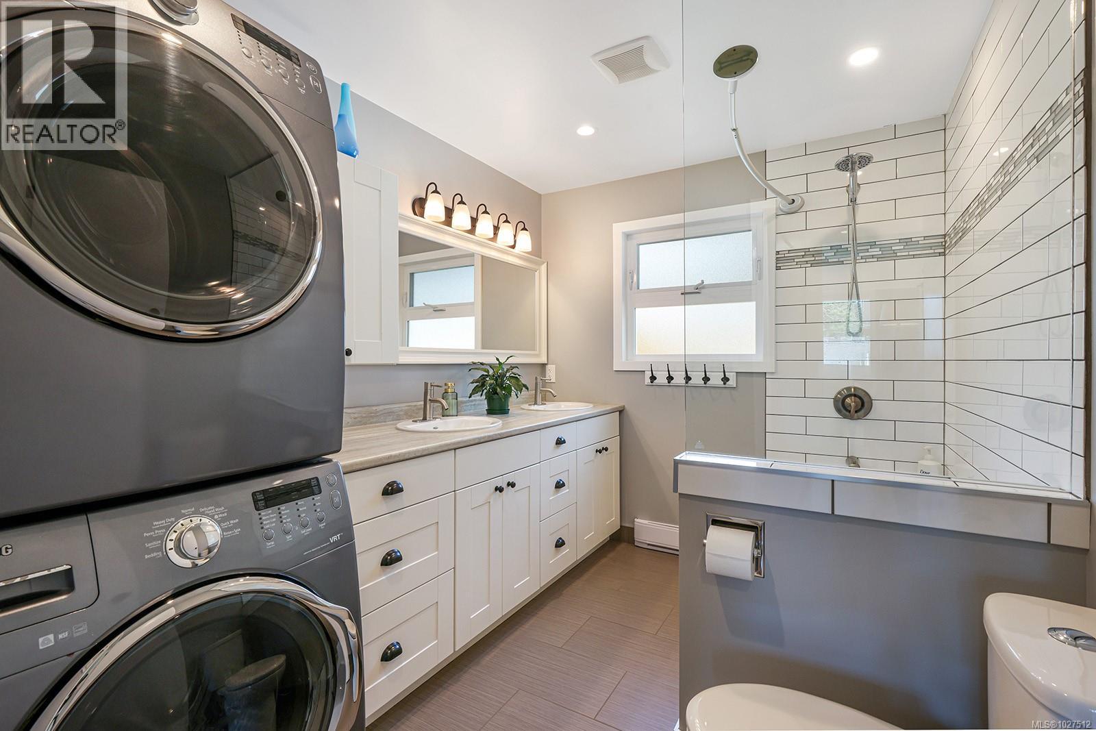 512 Brooklyn Pl, Comox