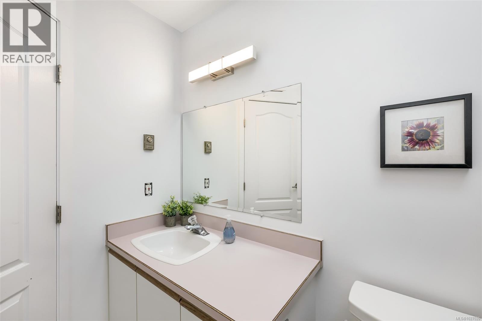 2018 Deborah Pl, Duncan