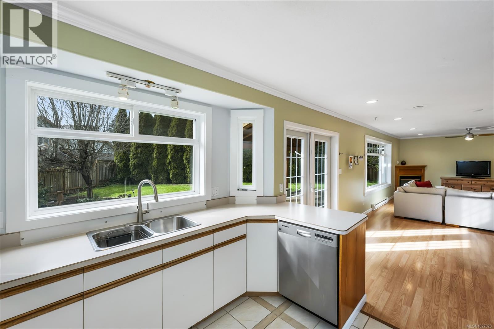 2018 Deborah Pl, Duncan