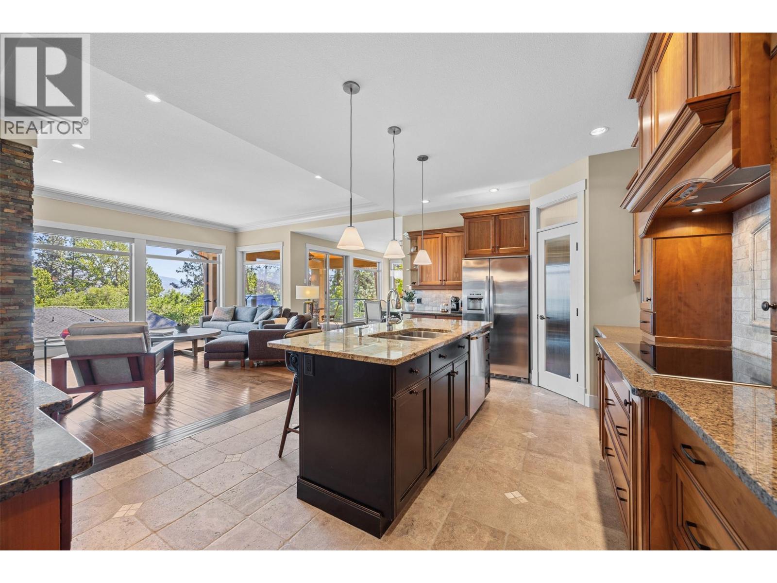  6482 Renfrew Court, Peachland