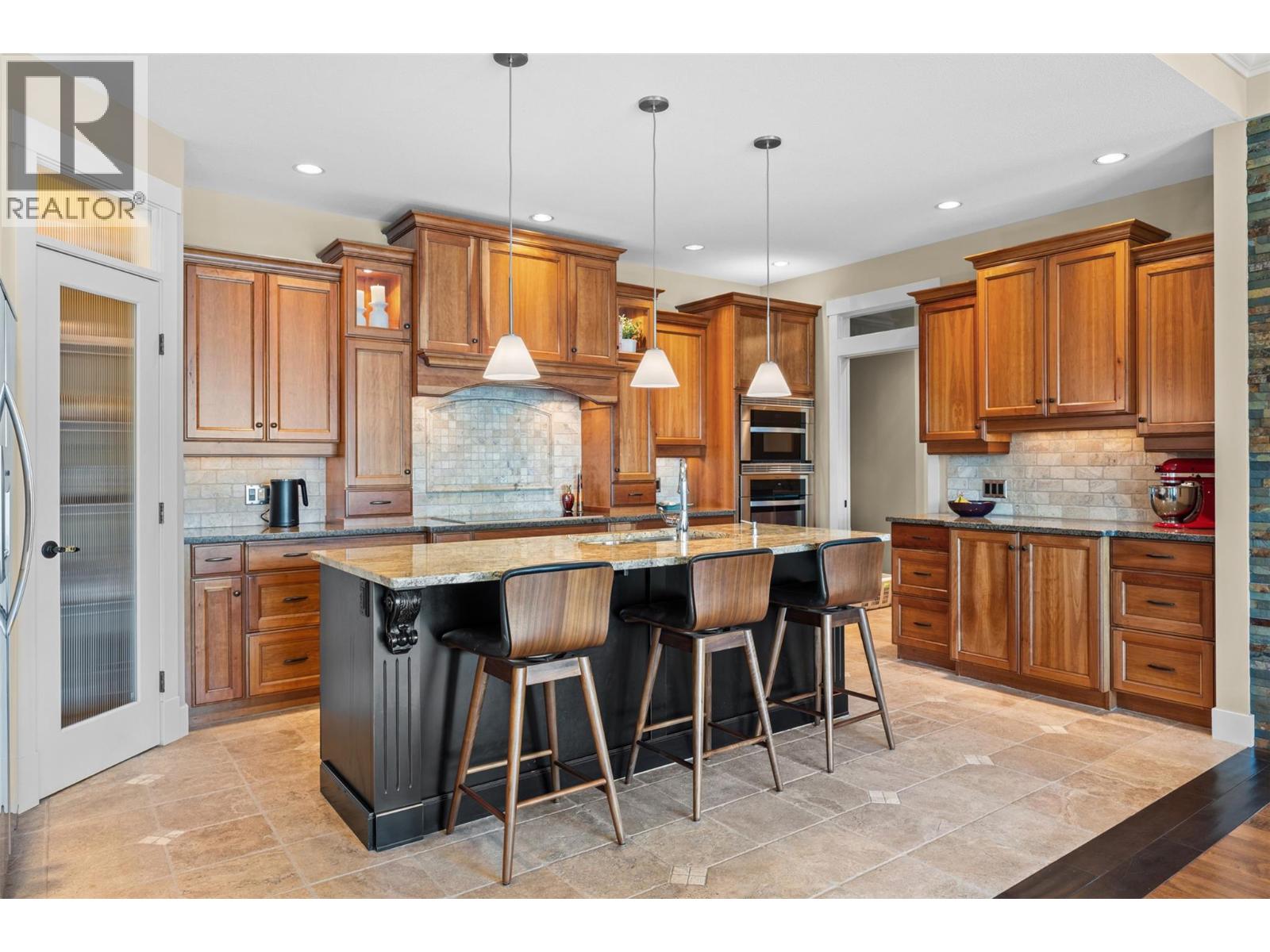  6482 Renfrew Court, Peachland