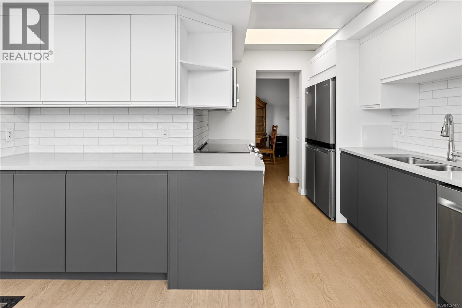 203 636 Montreal Street, Victoria