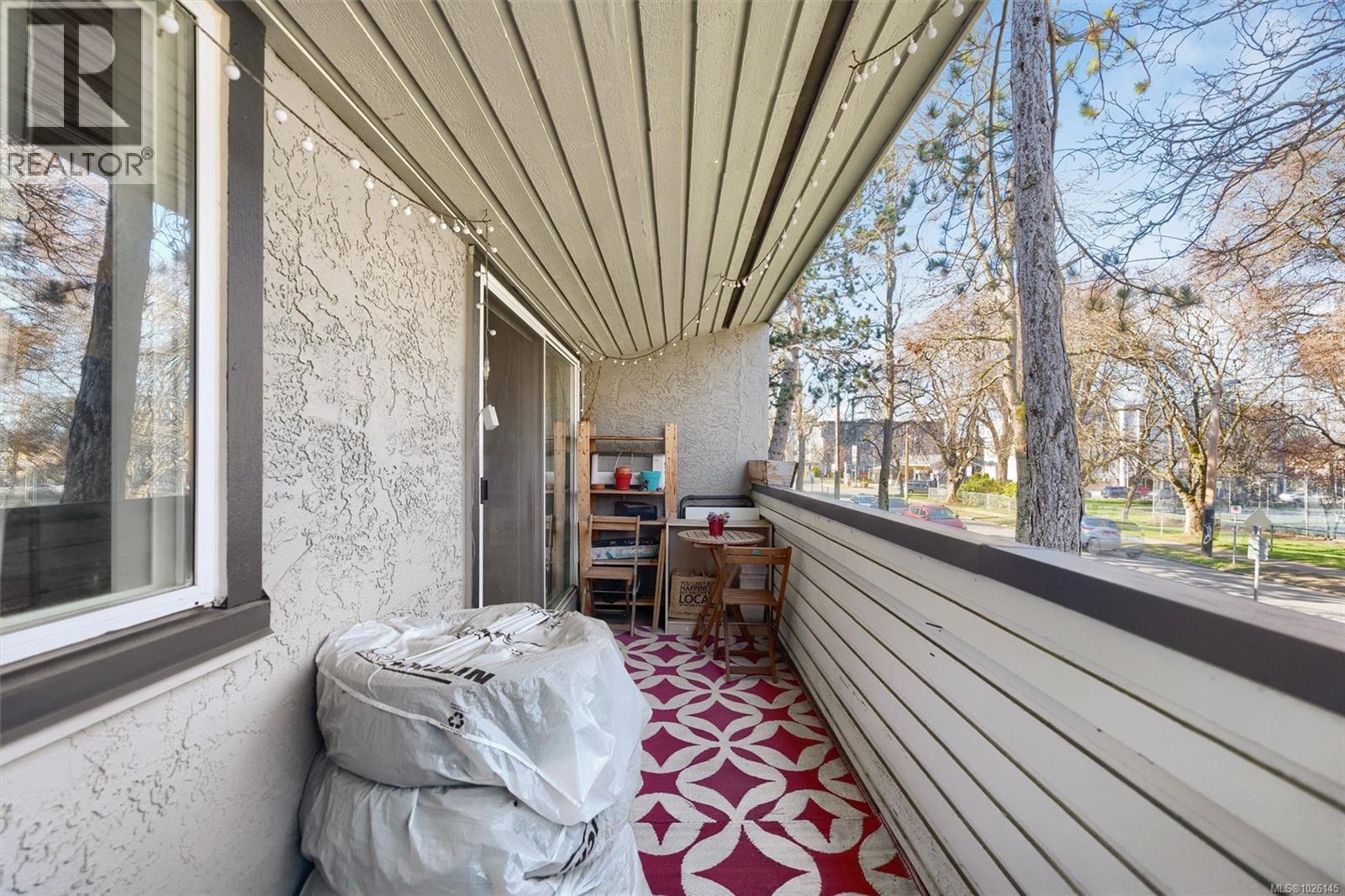 213 909 Pembroke Street, Victoria