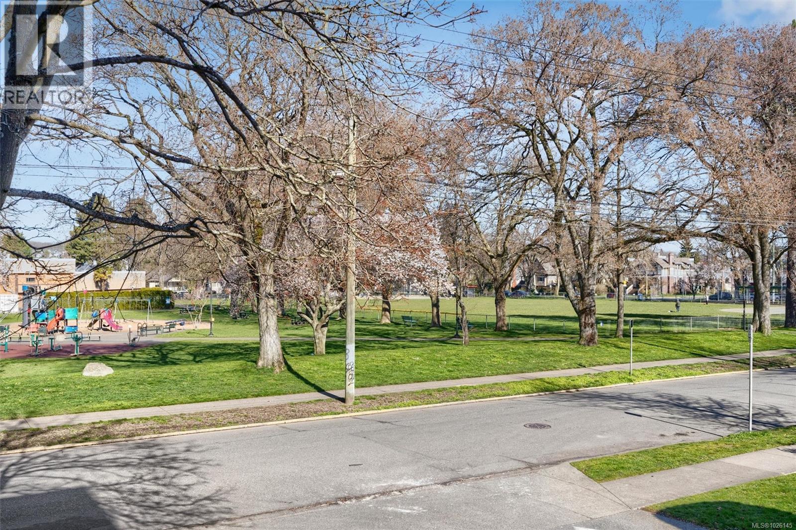 213 909 Pembroke Street, Victoria