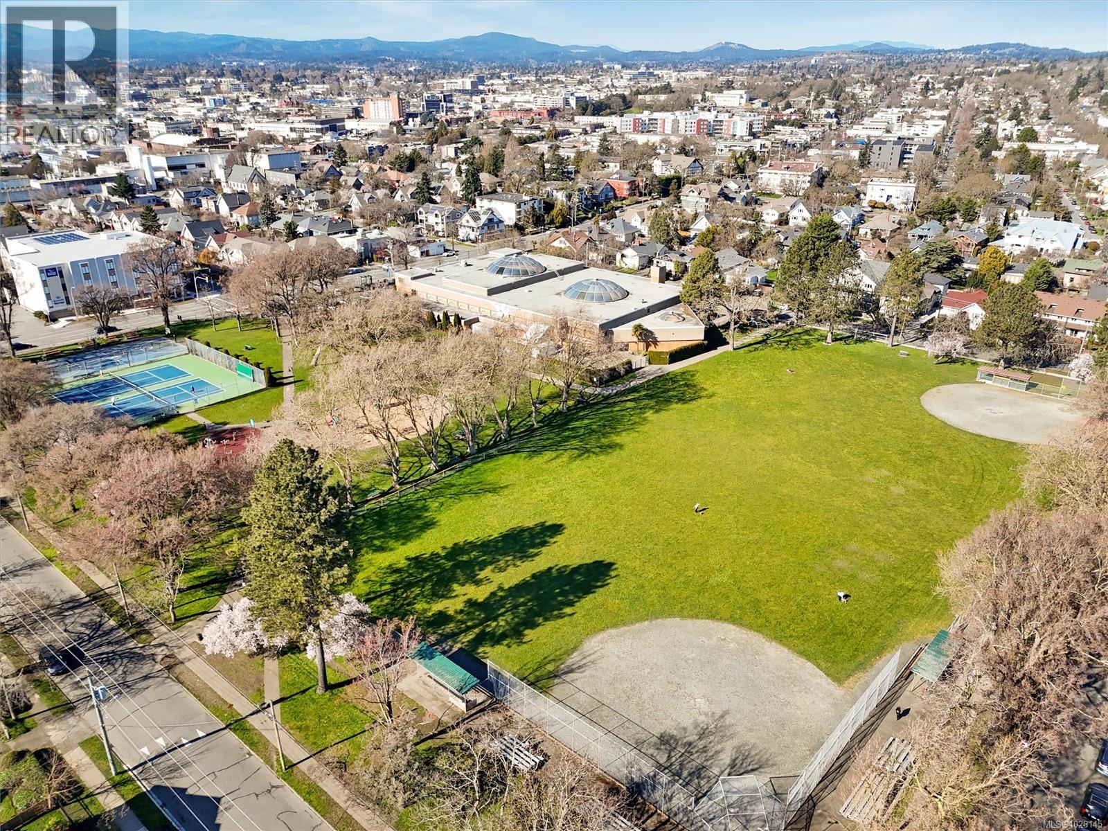 213 909 Pembroke Street, Victoria