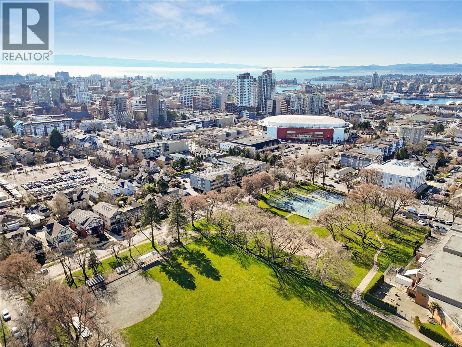 213 909 Pembroke Street, Victoria