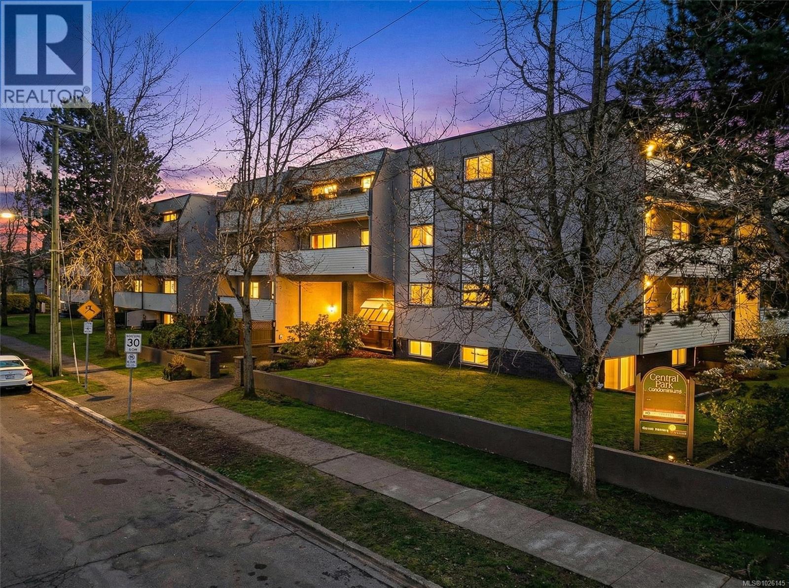 213 909 Pembroke Street, Victoria