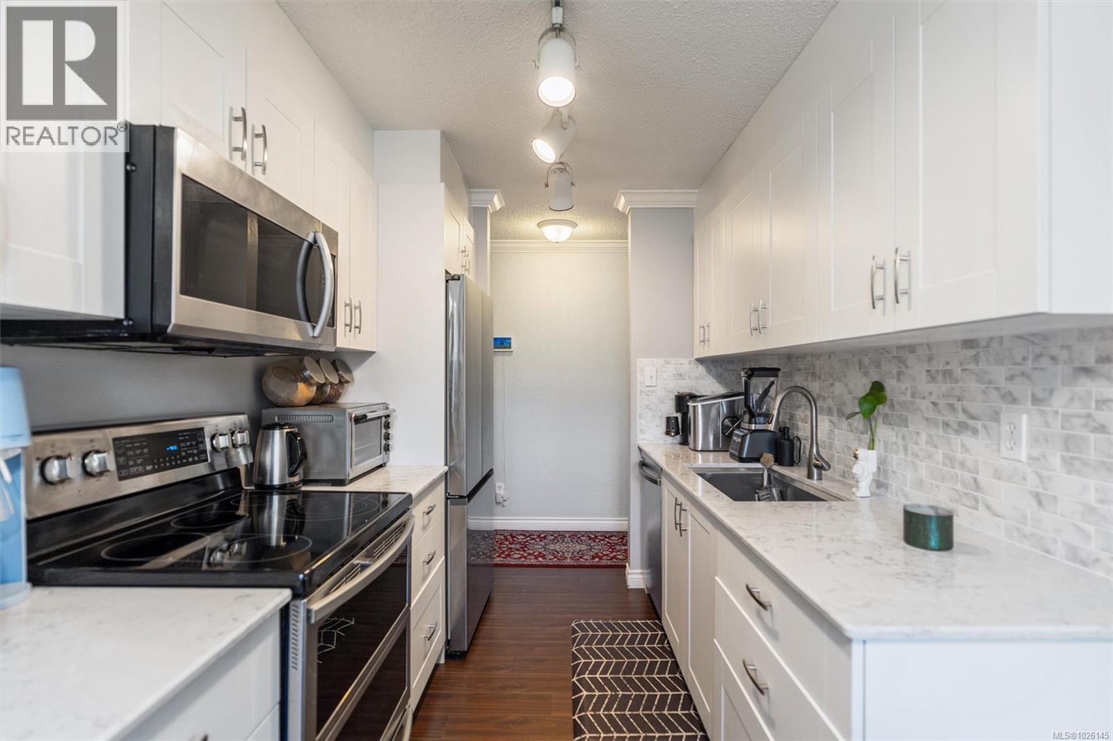 213 909 Pembroke Street, Victoria