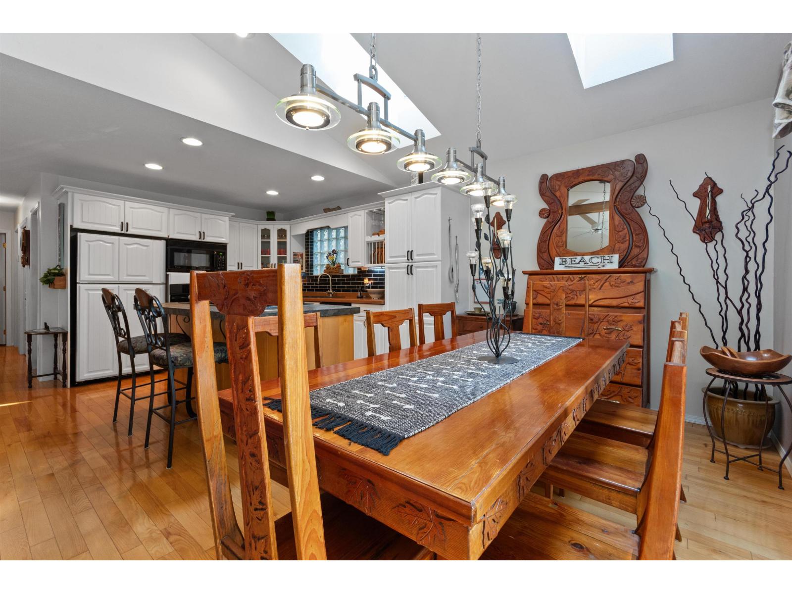 262 FIRST AVENUE, Cultus Lake North, Cultus Lake