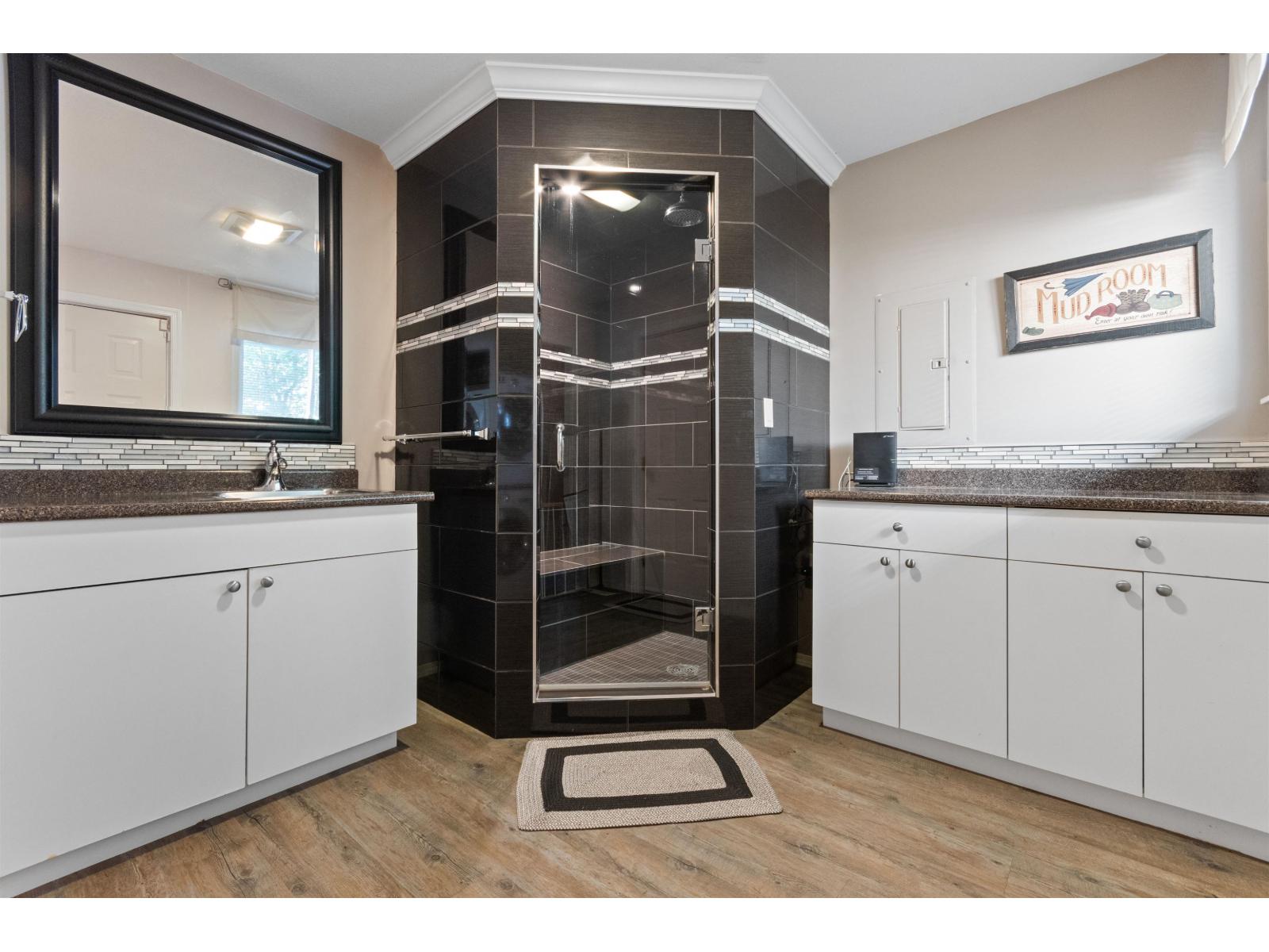 262 FIRST AVENUE, Cultus Lake North, Cultus Lake